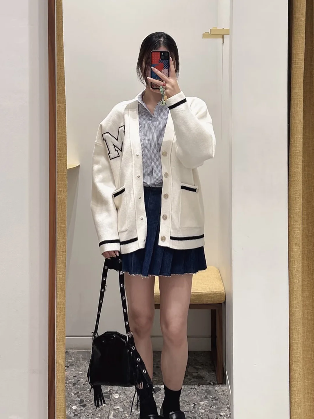 

Вязаный кардиган свободного кроя с V-образным вырезом на одной пуговице, с цветными блоками и буквенным принтом, осенне-зимний женский мягкий свитер