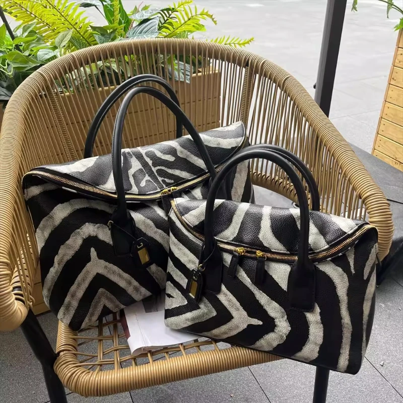 مصمم حقيبة يد فاخرة المرأة 2025 موضة جديدة زيبرا المشارب سعة كبيرة حقيبة سفر عالية الجودة الجدة حقيبة كتف أنيقة #6