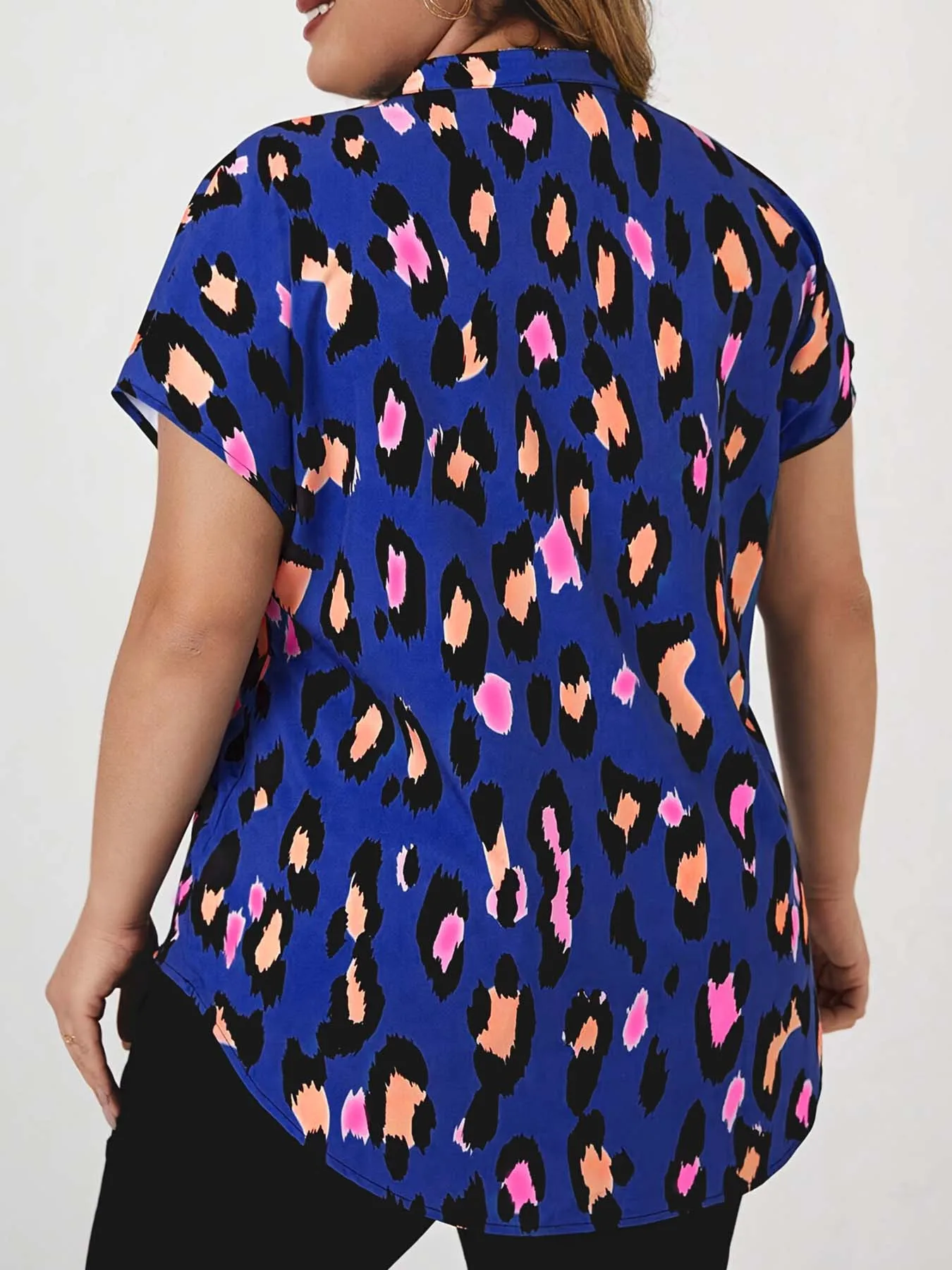 Women's Plus-Size Printed Button-Down Shirt – Casual Summer Top for Work or Outings