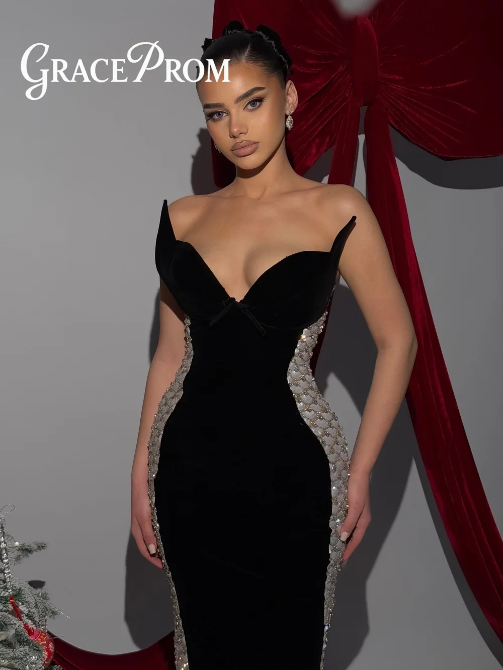 

Классическое вечернее платье без рукавов 2026: роскошное, расшитое бисером, атласное, в пол, для торжественных мероприятий