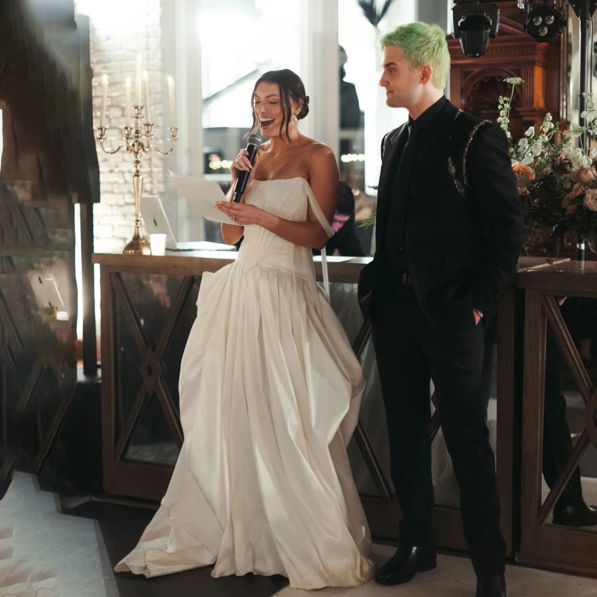 

Off Shoulder Two Pieces Corset Bridal Gowns Volume Skirt Strapless Tie Shoulder Customized Ivory Elegant Classic Wedding Dress