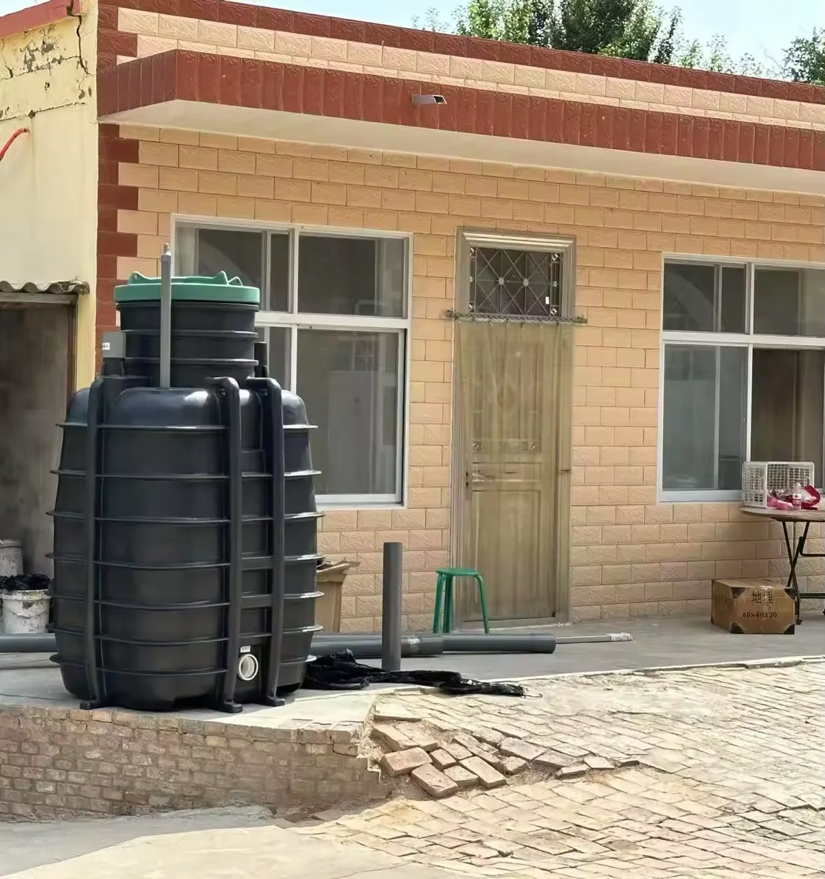 Serbatoio di purificazione delle acque reflue domestiche nel trattamento delle acque reflue domestiche decentralizzato senza potenza o manutenzione.