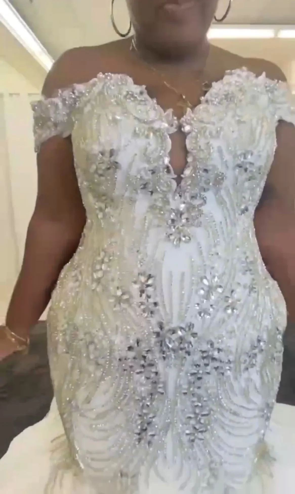 

Customized Designer Lace Mermaid Wedding Dresses Bridal Gown Spaghetti Straps Satin Custom Made Sweep Train Vestidos De Novia Pl