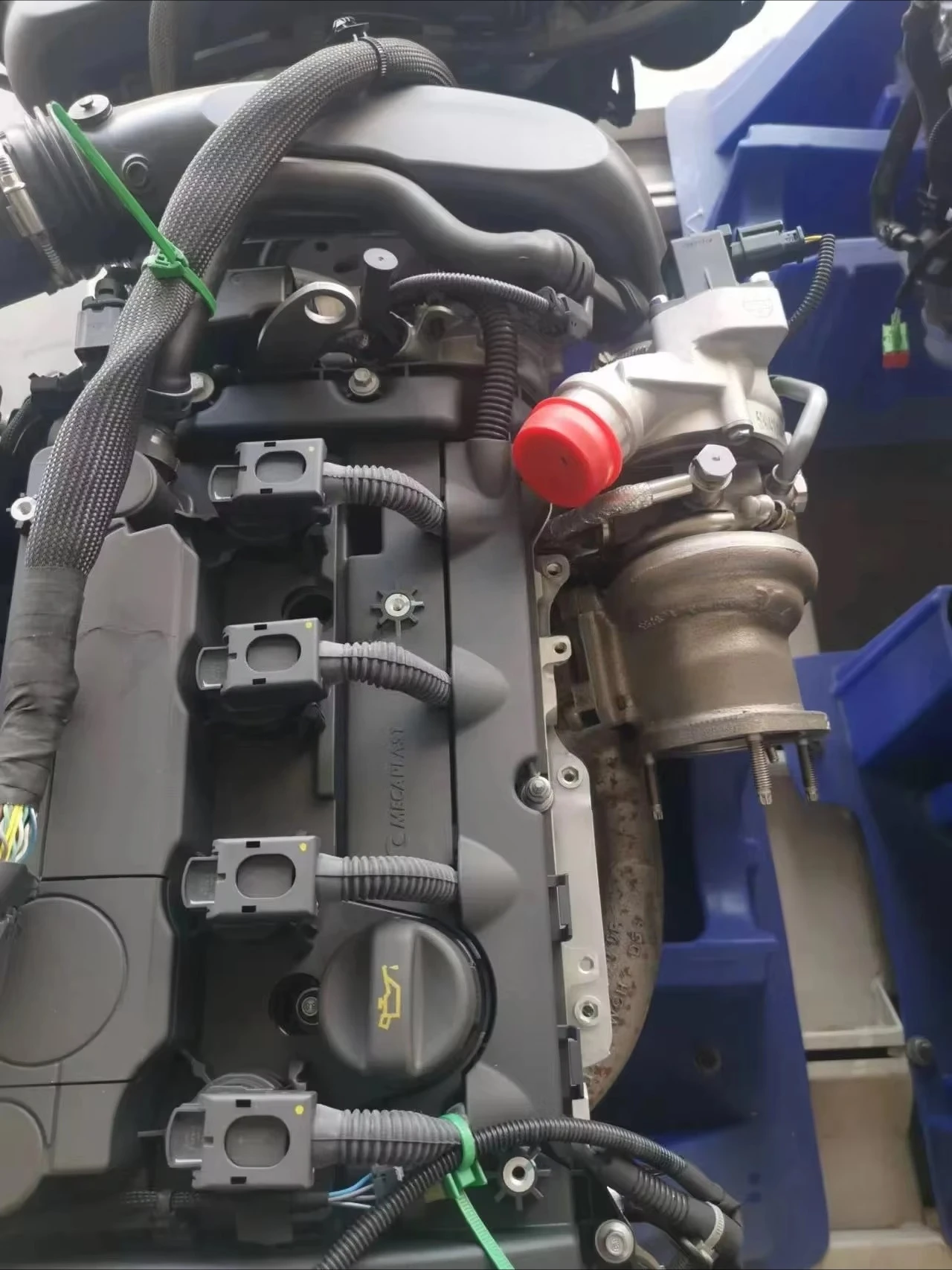 OE 9805254280 9806720980 ZQ51047780 1612768780 Auto Engine Assembly EP6CDT EP6FDT for Peu geot 3008 408 508 Citroen C4L C5