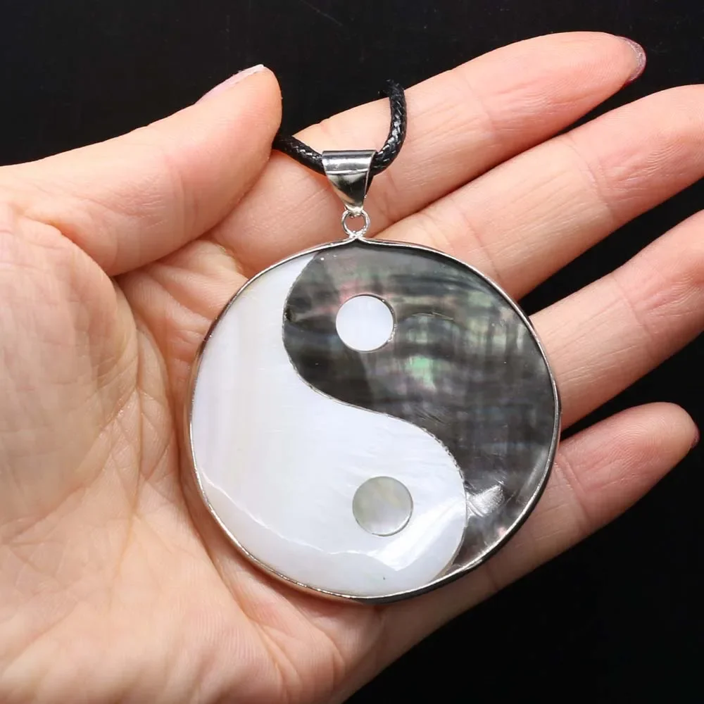 Natural Mother-of-pearl Shell Retro Classic Charm Round Yin Yang Pendant Necklace Sweater Chain Birthday Party Gift Jewelry