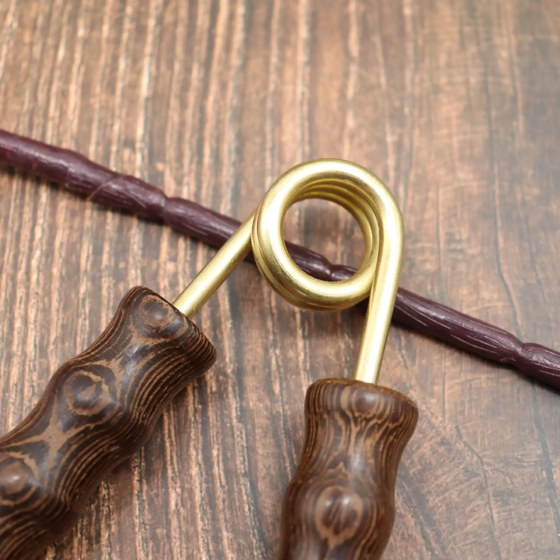 

Chicken Wing Wood Grip Strength Device Purple Sandalwood Hand Massage Exercise Palm Wood Massager Portable Fitness Equipment