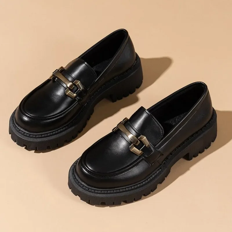 Black Patent Leather Women\'s Loafers Platform Slip-On Shoes for 2024 Spring Tassel Design Casual Flats Perfect for Work Wear