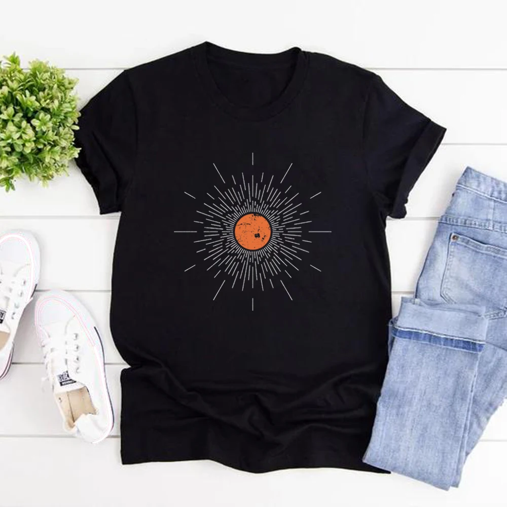 Sunburst T-Shirt Boho Shirt Sunshine Graphic Tees Women Short Sleeve Round Neck T-shirts Vintage Sun T-shirt Women Clothing