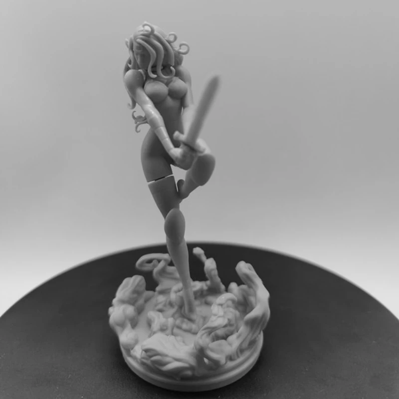 Glorious Battle Girl Nsfw Diy 1/24 Scale 90mm Height resin assemble Model Kit Unassembled and Unpainted Statuettes Toy
