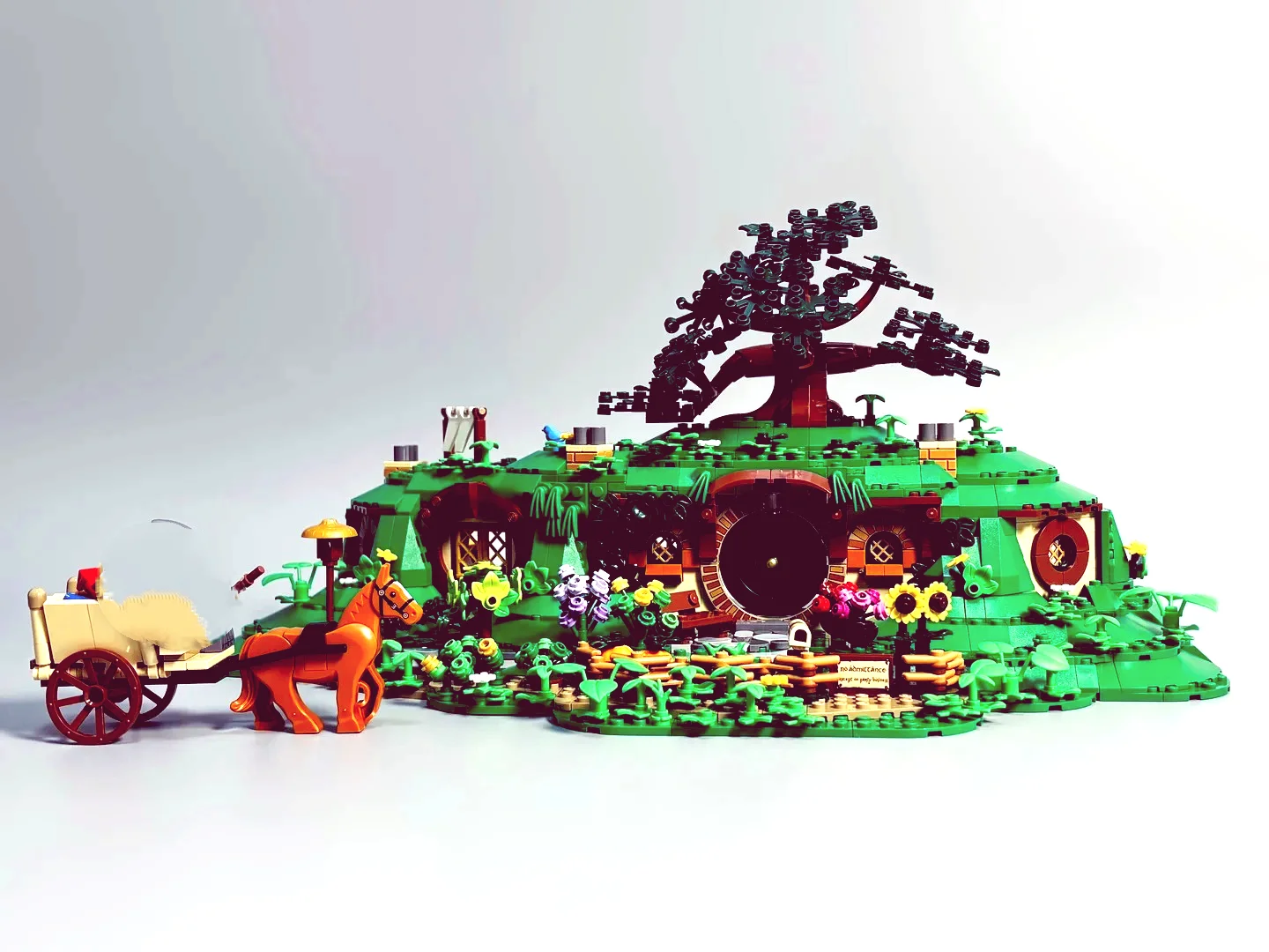 Offre Spéciale : 2017 pièces de la série de films classiques, Grotte Verte avec 9 figurines, Blocs de construction, Modèle d'assemblage, Briques, Jouets pour adultes