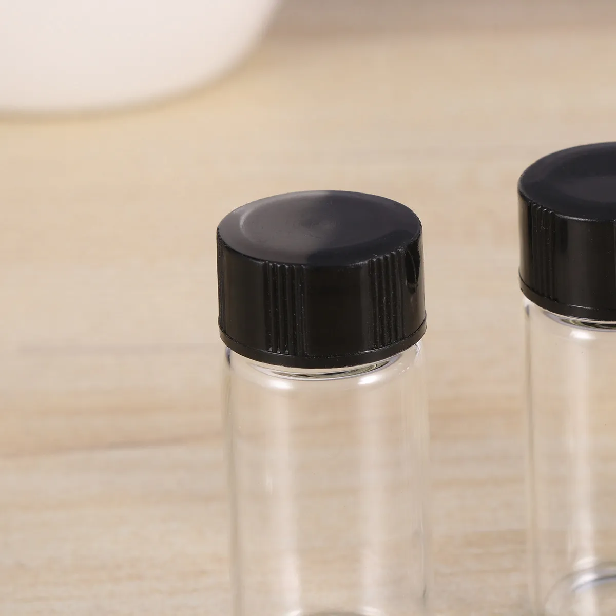 

20Pcs Transparent Glass Bottle Sample Storage Thread Black Lid Sealed Small Bottles for Reagent Pendant Drift