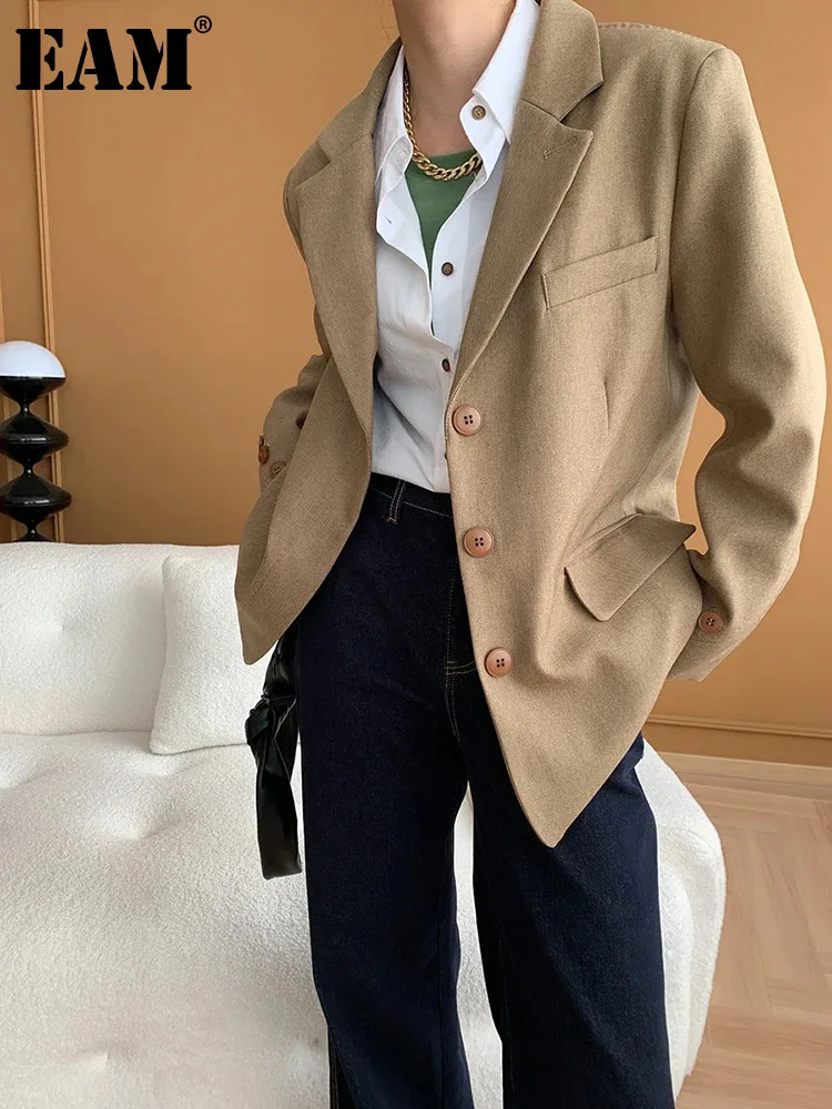 

[EAM] Women Khaki Brief Pocket Elegant Big Size Blazer New Lapel Long Sleeve Jacket Fashion Tide Spring Autumn 2024 1DH6697