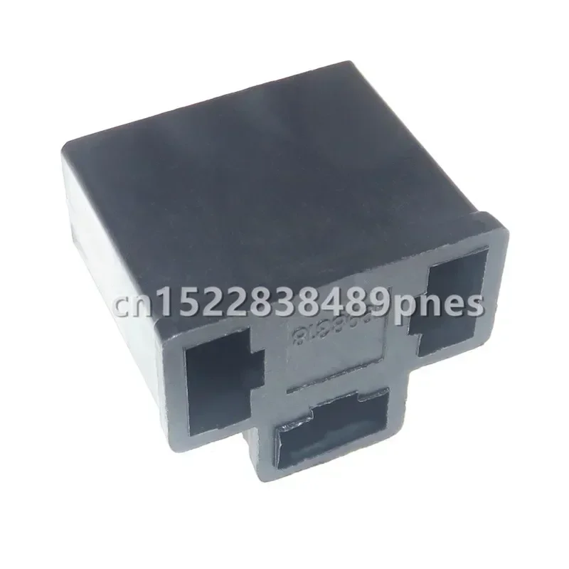 3 Pole Motorcycle H4 HID Socket Lamp Holder Plug Electrical Connector Auto Light Wiring Harness Connector