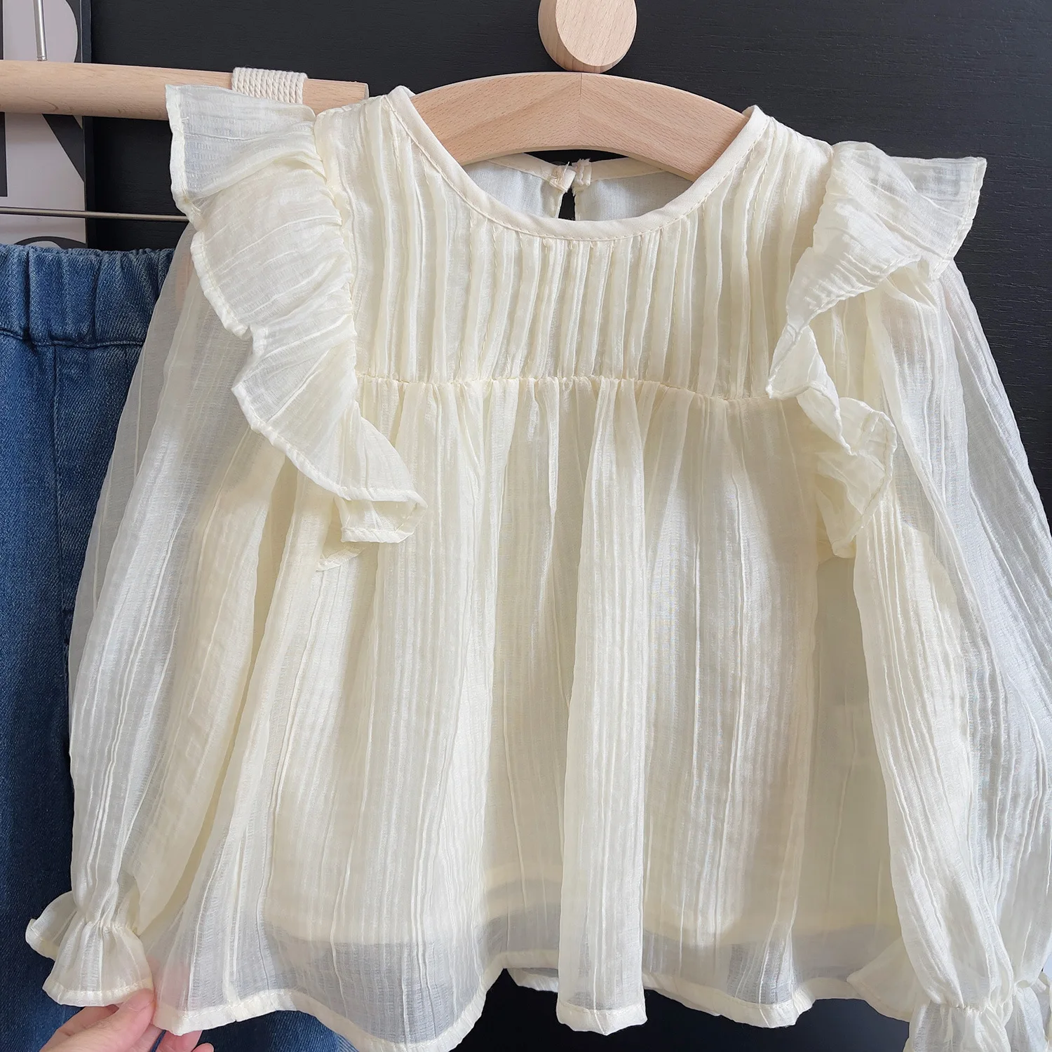 2025 Spring and Autumn New Girls Fly-sleeved Doll Shirt Top Embroidered Denim Trousers Two-piece Set