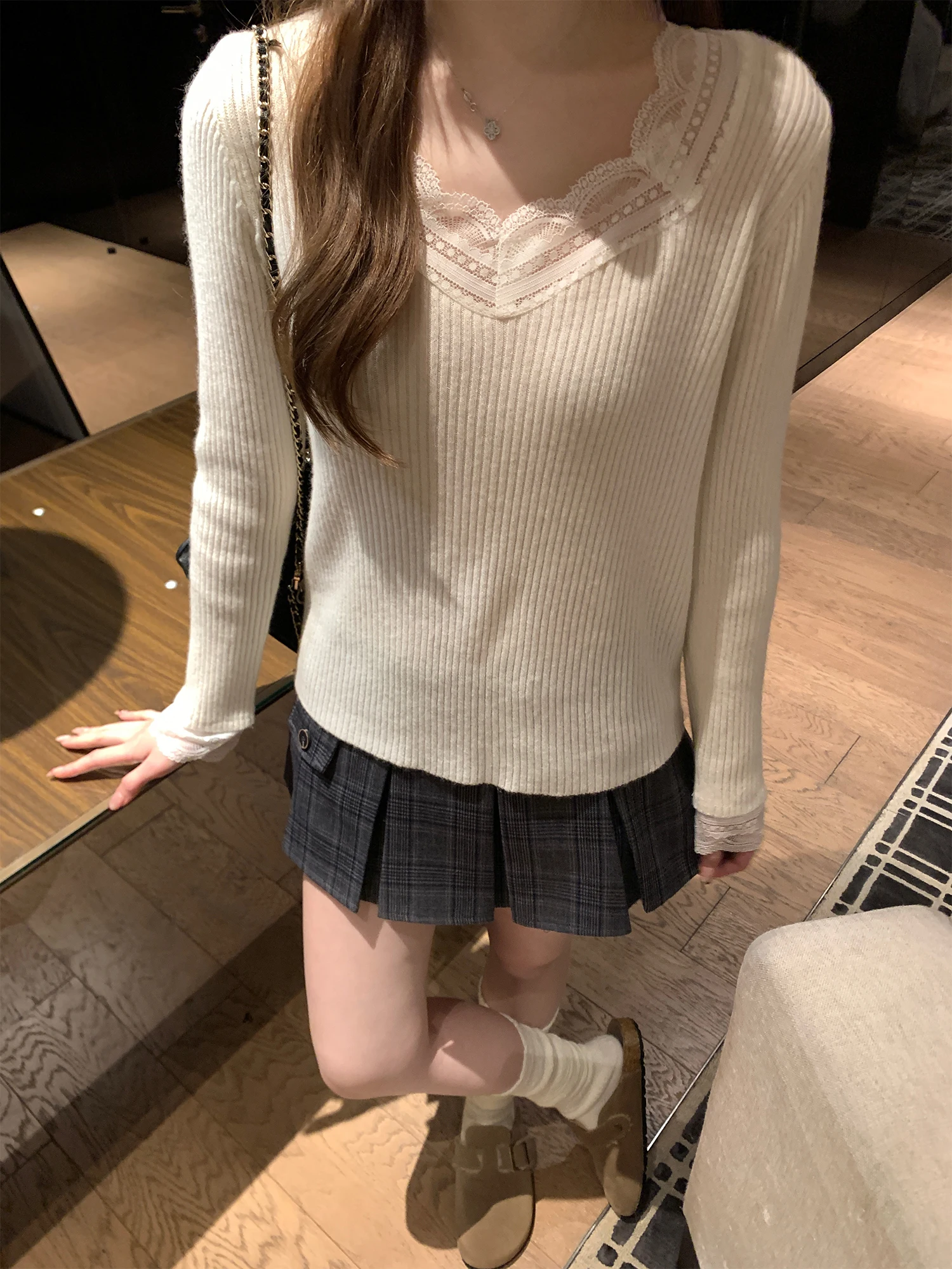 

Мягкая шерстяная вязаная кофта с кружевными вставками и длинными рукавами, весна 2026, новая коллекция, нежный базовый слой, женская модная повседневная вязаная одежда