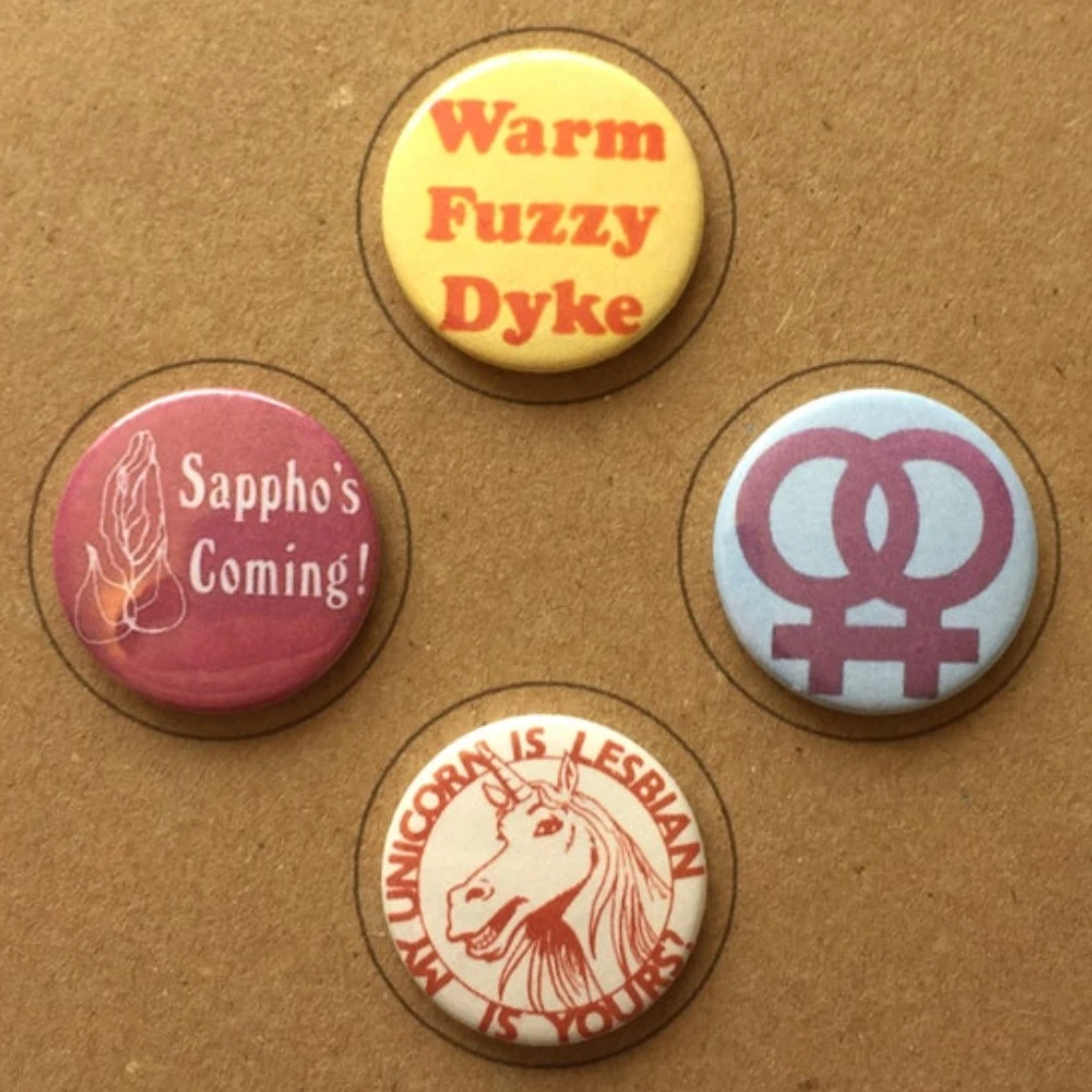 4pcs/ Set Lesbian Buttons Vintage Remake Dyke Pride Pins Sapphic LGBT Retro 32-75MM