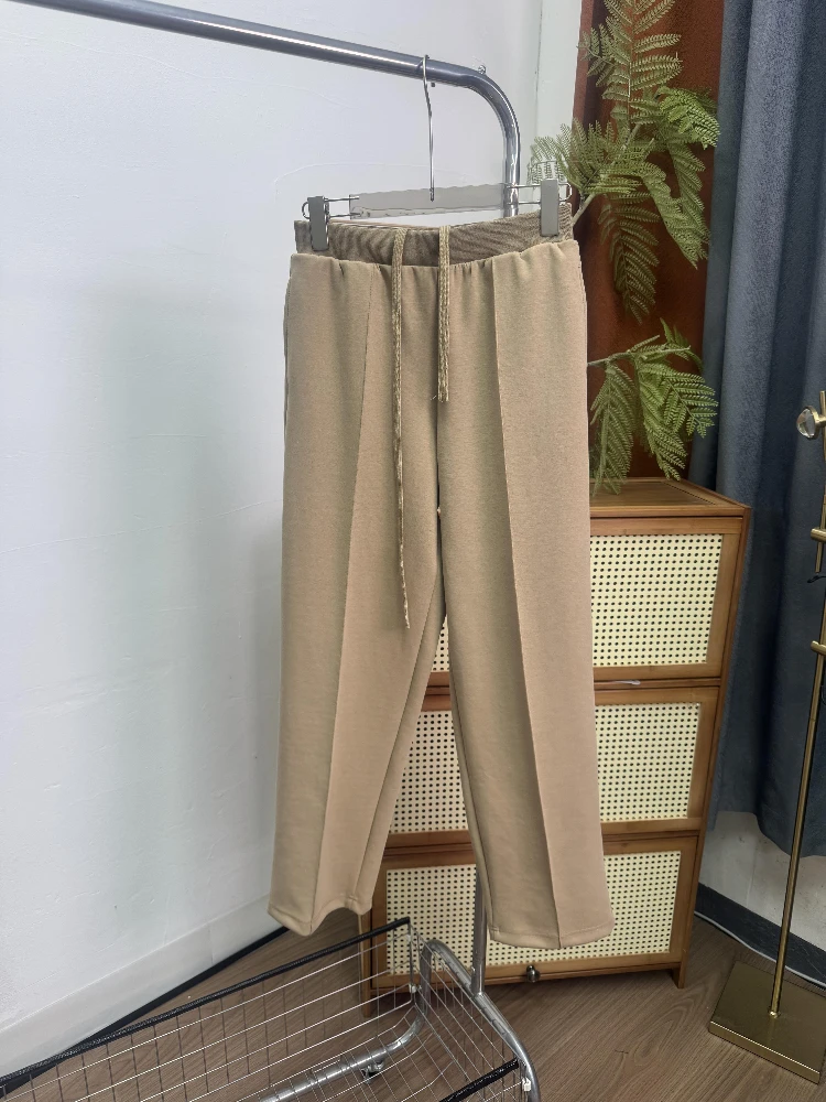 بنطلون رياضي جديد للربيع 2025 بتصميم بسيط وعصري، مريح وسريع الجفاف، بخصر عالٍ وساق مستقيمة، مناسب للأزواج.