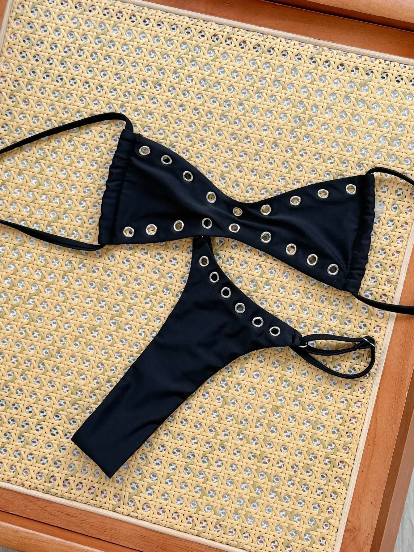 

Black Solid Bandeau Bikini Set with Metal Grommets for Beach Vacation