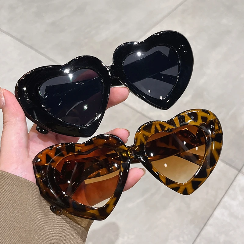 New Multicolored Heart Shape Sunglasses Trendy Fashion Female Party Shades Top Brand Personalized Vintage Brand Designer Eyewear