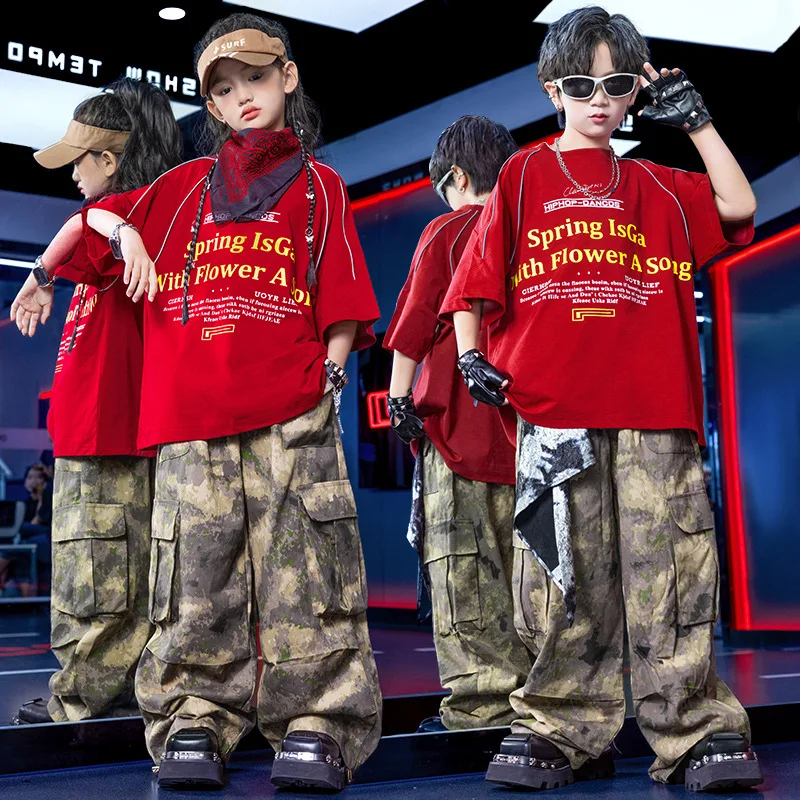 힙합 어린이 댄스 의상 남자아이 멋진 드럼 키트 빨간 티셔츠 카모플라주 바지 재즈 댄스 의상