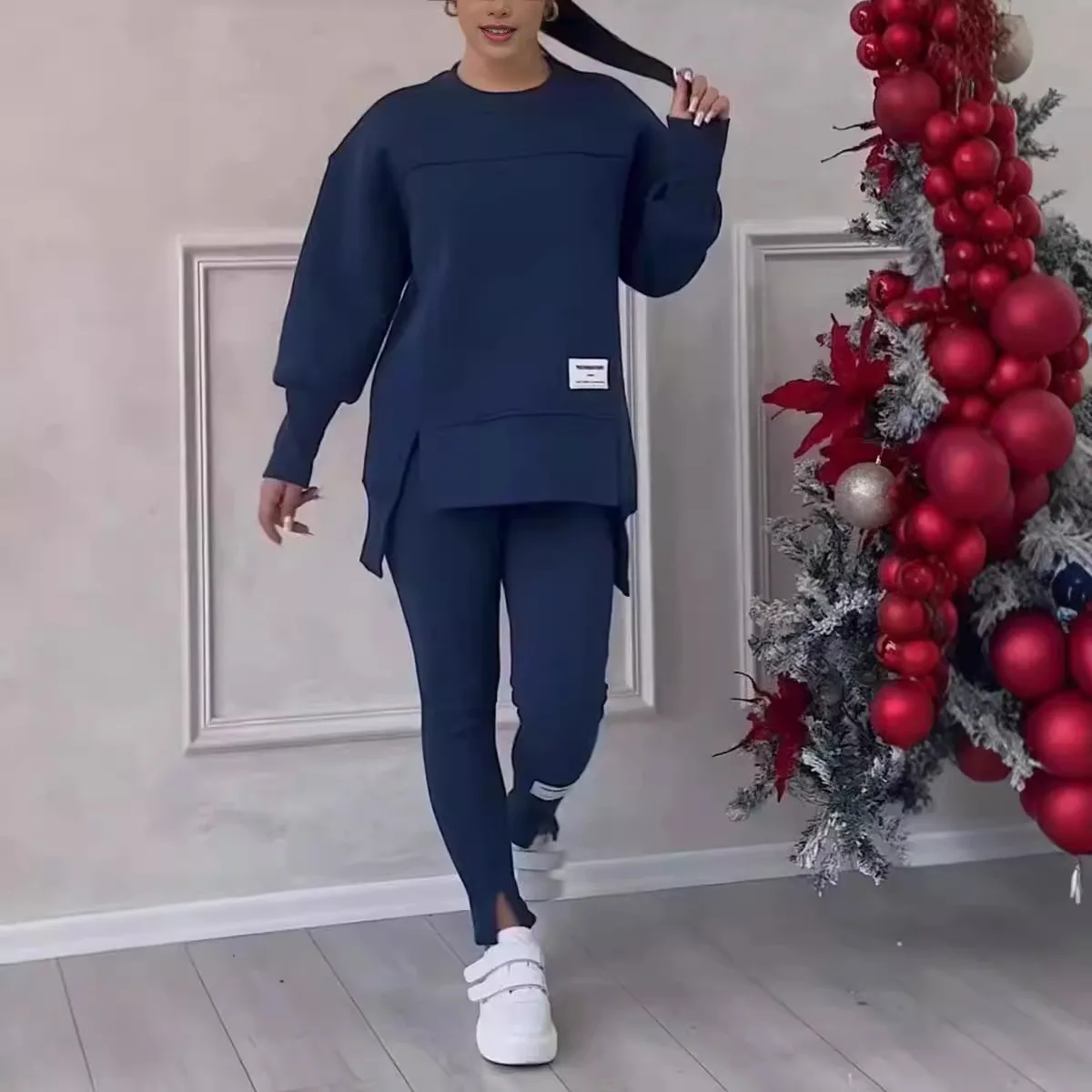 

В наличии: Новинка осени 2026 – модный повседневный комплект: свитшот с принтом + длинные брюки