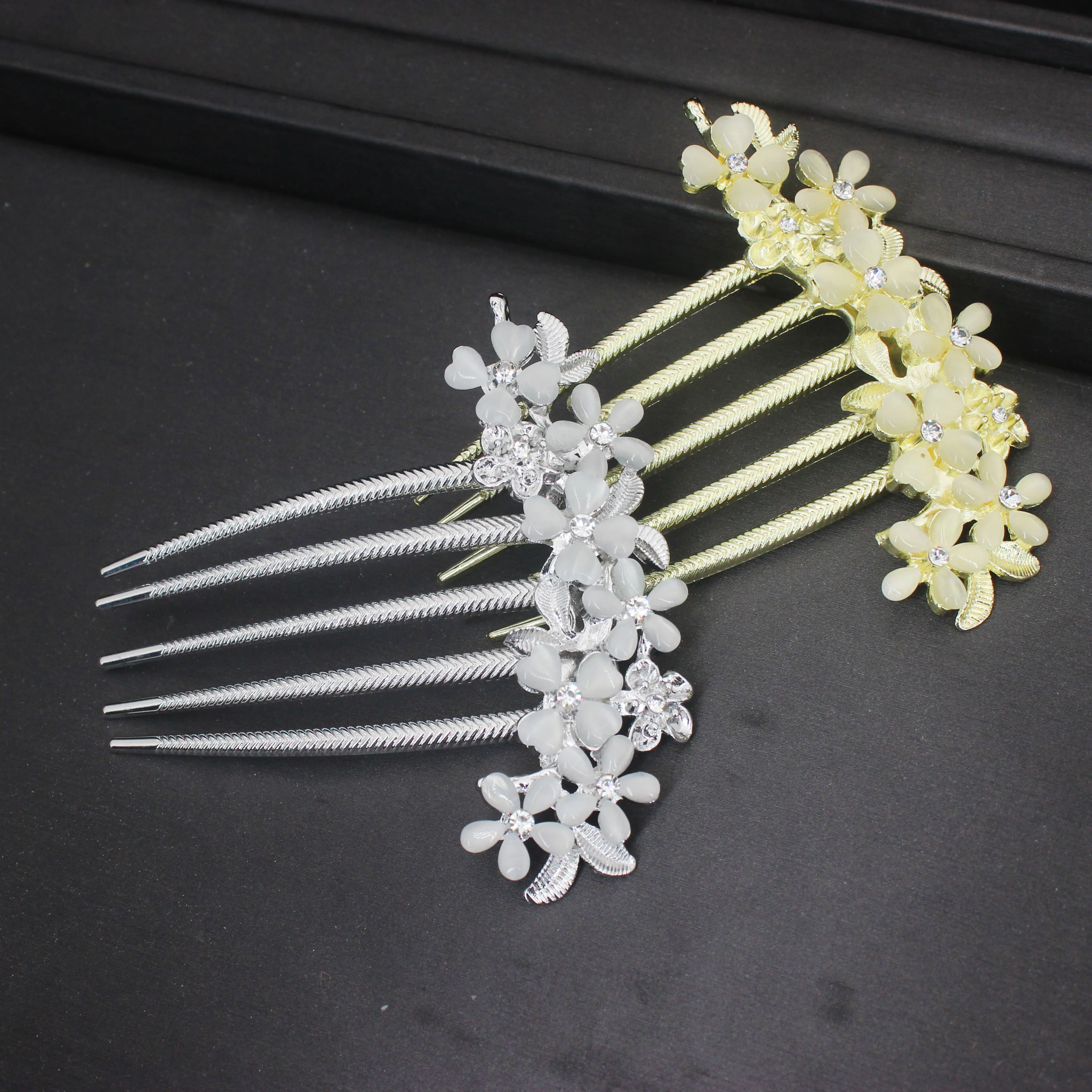 Women Bridal Flower Rhinestone Hair Combs Clips Wedding Hair Accessories Hair Pin Bride Barrette Hair Tiara Jewelry Accessories