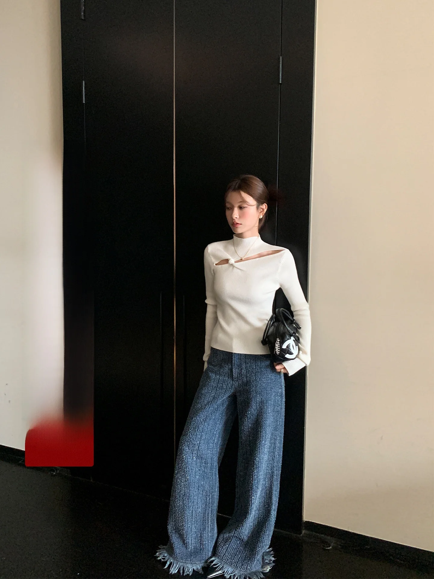

LIONE High Waist Straight Leg Jeans Textured Fringe Wide Leg Pants Luxury Style Water Washed Blue Denim Women's Fashion