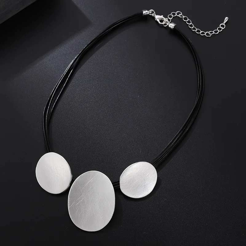 قلادة جديدة أوروبية وأمريكية متعددة الاستخدامات على الموضة قلادة هندسية مصقولة قصيرة URL بسيطة للنساء يهودي