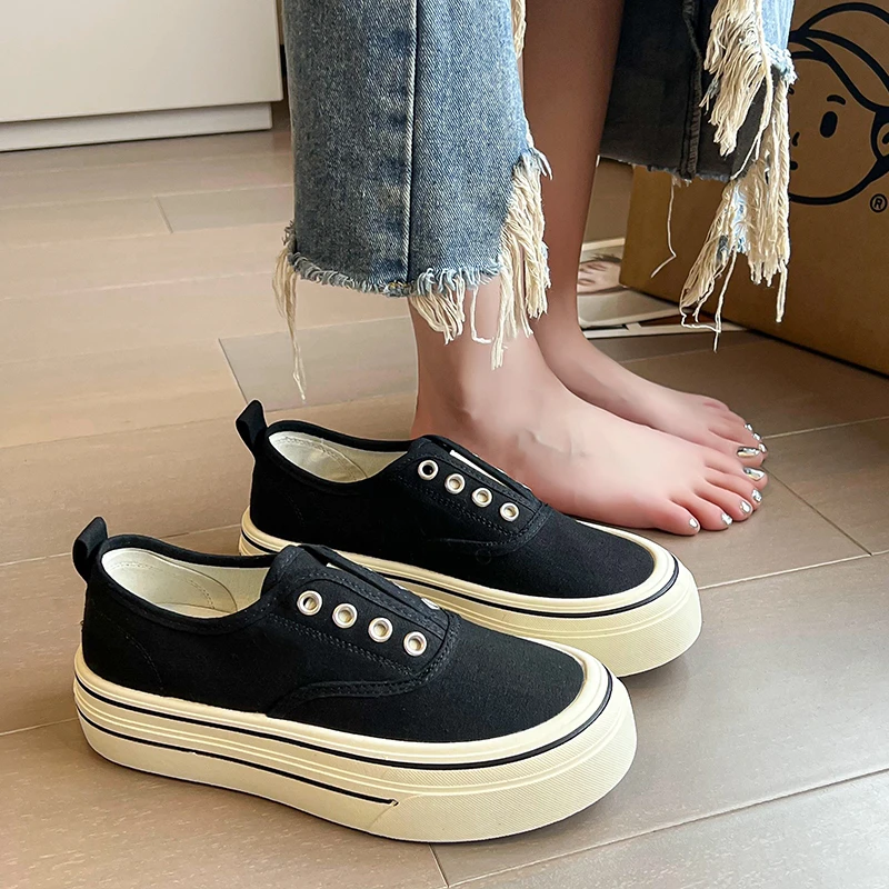 Scarpe di tela da passeggio all'aperto da donna Sneakers da Jogging di nuova moda Slip-on donna mocassini Casual piatti vulcanizzati da donna Zapatillas