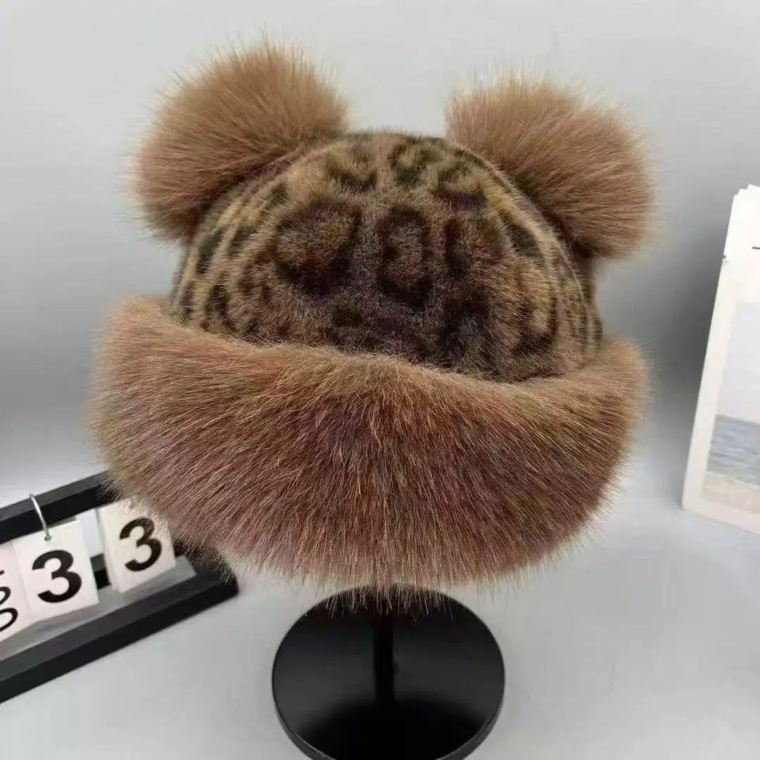 outono-e-inverno-versao-coreana-chapeu-de-bacia-de-pele-sintetica-feminino-leopardo-impressao-urso-orelha-a-prova-de-vento-chapeu-mongol-quente-f1