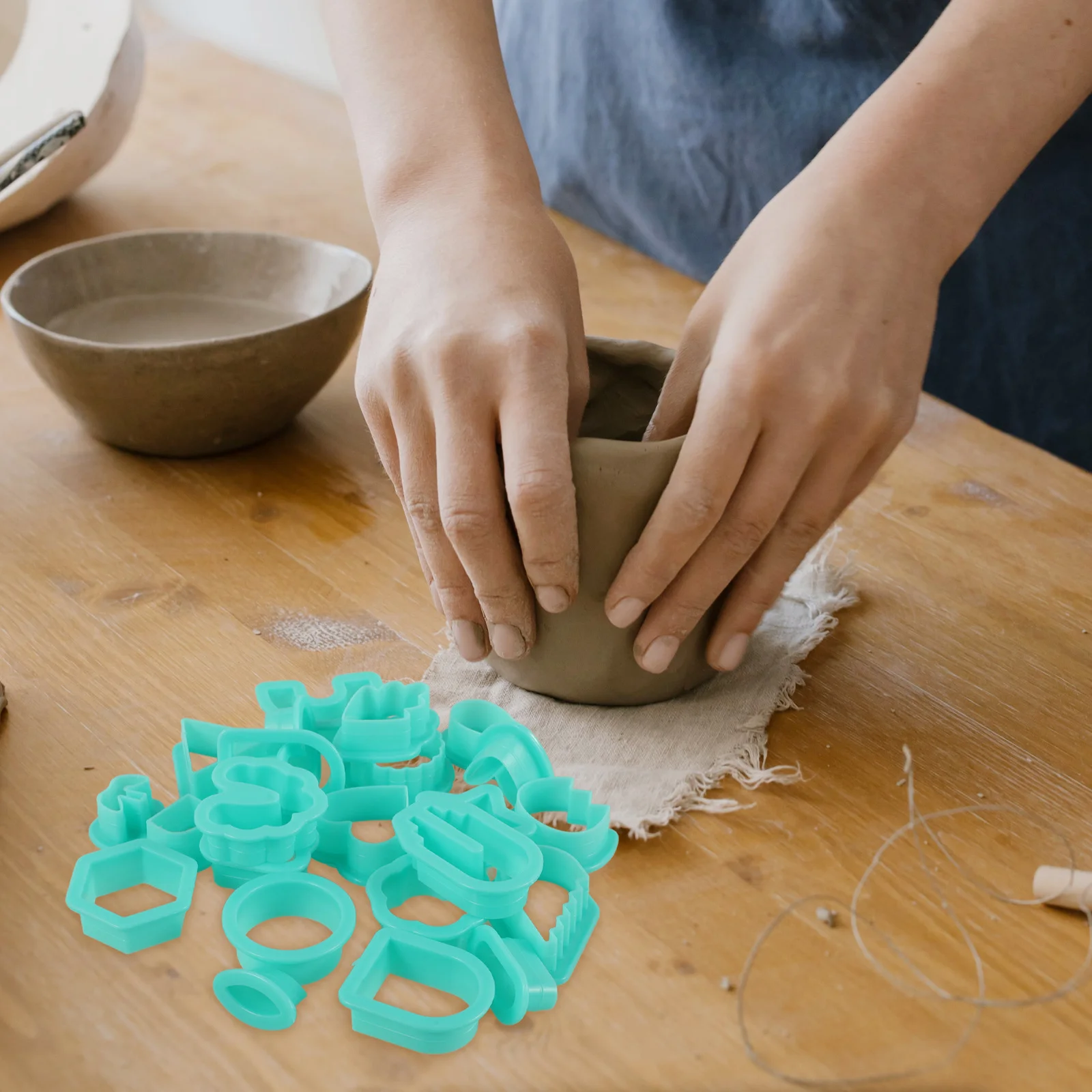 24 قطعة من قواطع طين البوليمر خفيفة الوزن من البلاستيك قالب القرط صينية لتقوم بها بنفسك صنع المجوهرات أدوات حرفية أشكال متعددة الحجم للبوليمر