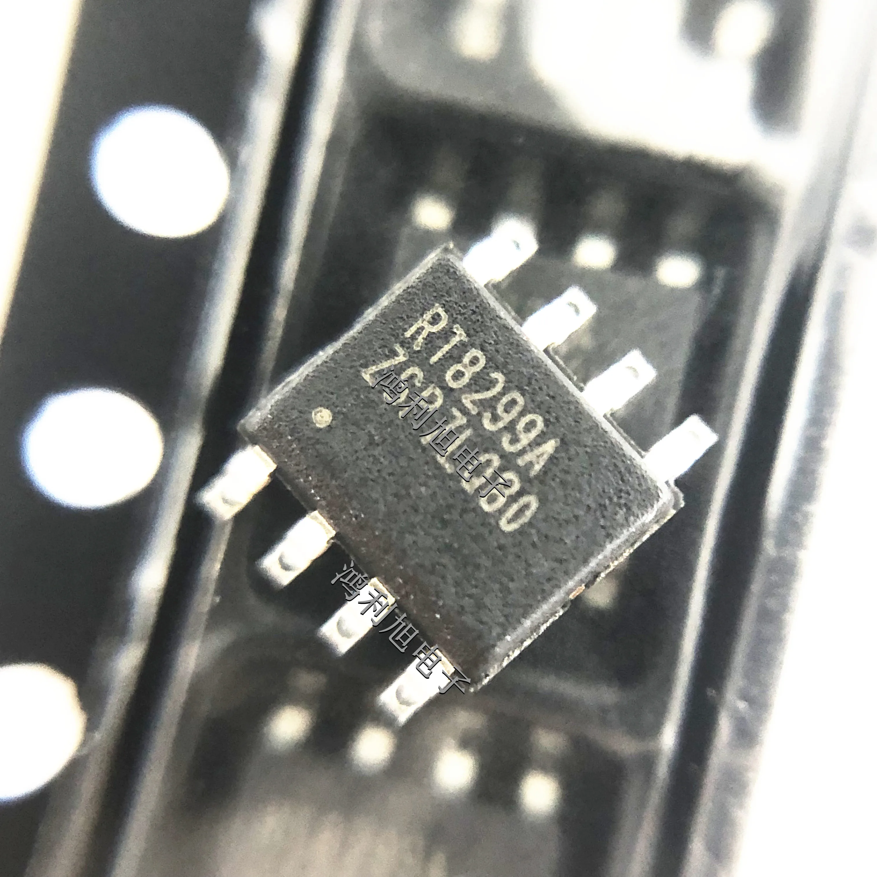 5pcs/Lot RT8299AZSP SOP-8 RT8299A Switching Voltage Regulators 3A, 24V, 500kHz Operating Temperature:- 40 C-+ 85 C