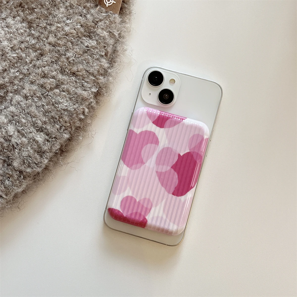 Pink Heart Pattern Appearance Suitable for iphone Original external battery protection cover and charging treasure case