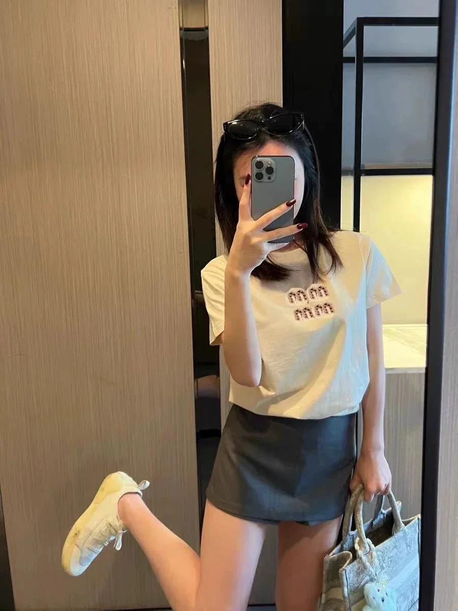 

LOTTIE High-End ort-Sve T-irt Women's New Spring-Summer Heavy-Du Beaded Water Diamond Letter Logo Simple Versatile C...