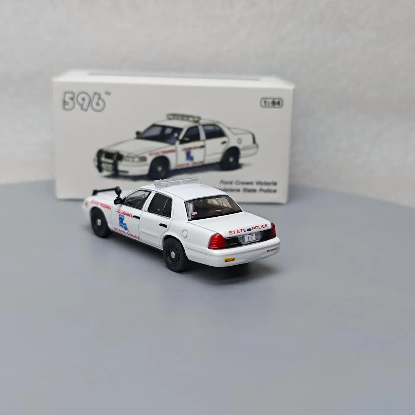 596 1:64 Ford Crown Victoria-Département de Police de l'État Louisiana 596-97 modèle de voiture en alliage moulé sous pression Mini voiture jouet pour enfants cadeau