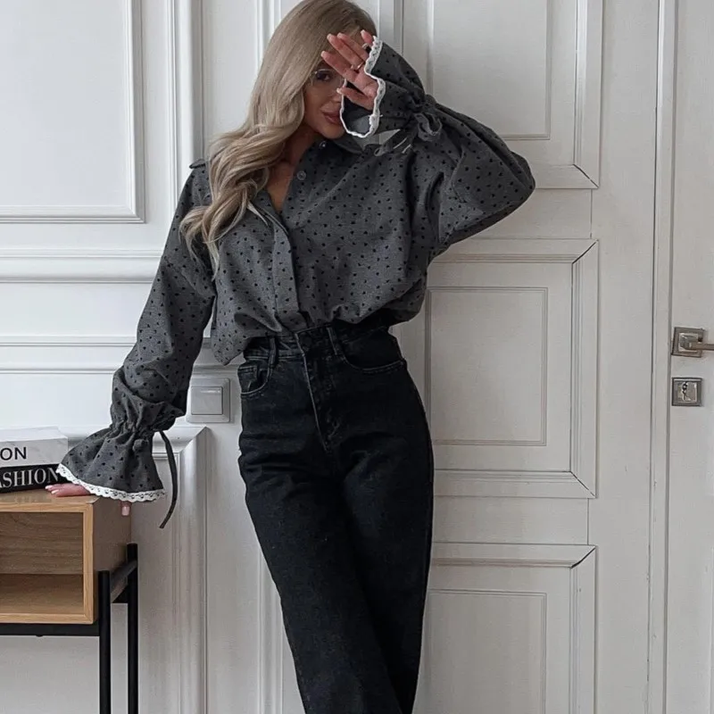 Blus Cetak Musim Semi Gugur 2025 Lengan Lonceng Model Blus Fashion Wanita Atasan Kasual untuk Kerja Gaya Prancis Temperamen Kantor
