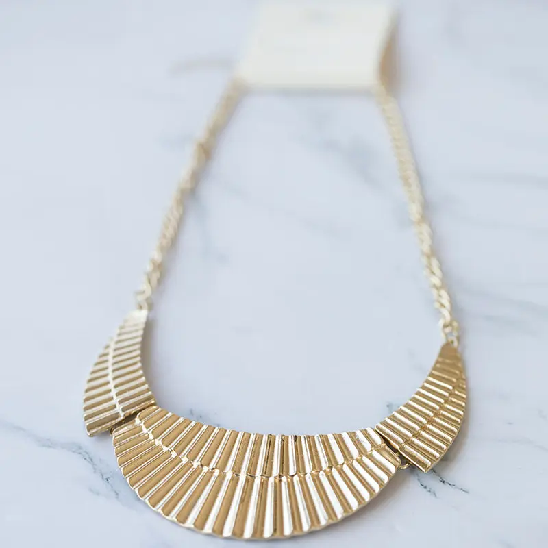 Trend Metal Corrugated Wide Choker Exaggerated Cool Niche Design Versatile Personalized Collarbone Necklace Women Jewelry