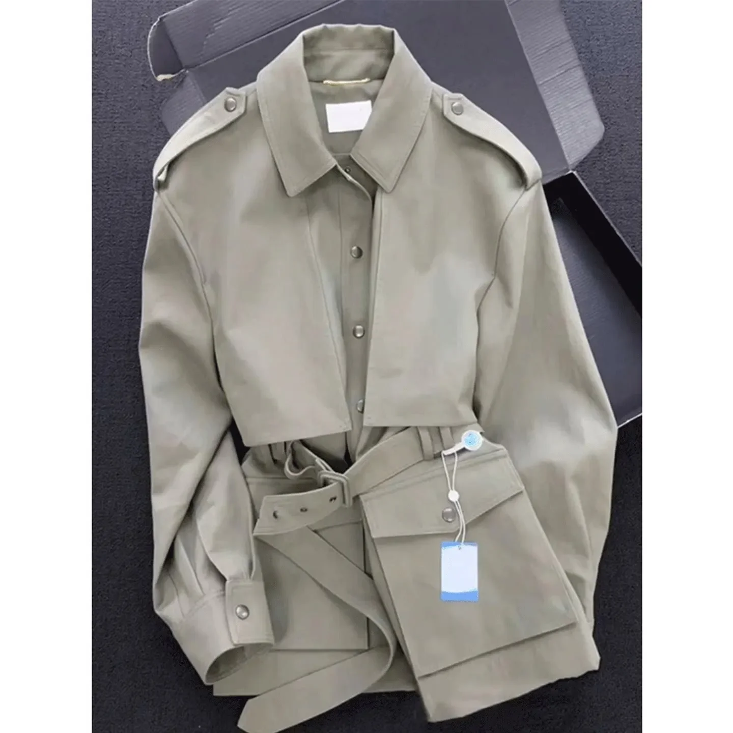 Damen 2026 Modischer Trenchcoat mit langen Ärmeln, Reverskragen und Gürtel, kurze Windjacke, schicke Frühlings-Streetwear-Bomberjacke