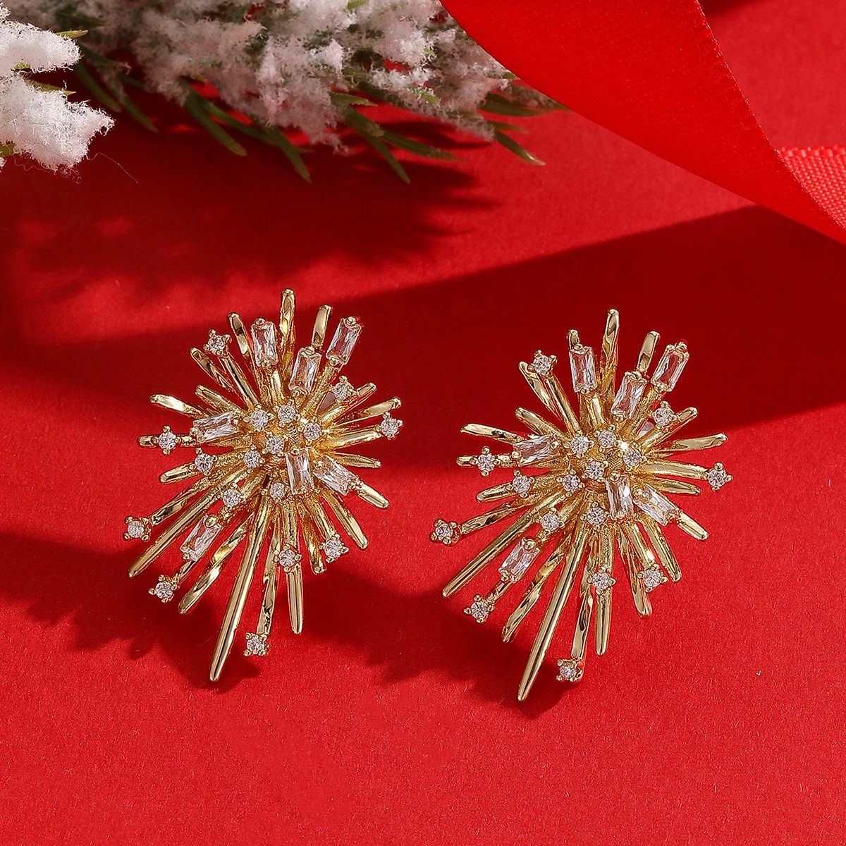 2025 new exquisite and high-end French retro metal snowflake earrings niche Haoshi light luxury fashionable earrings