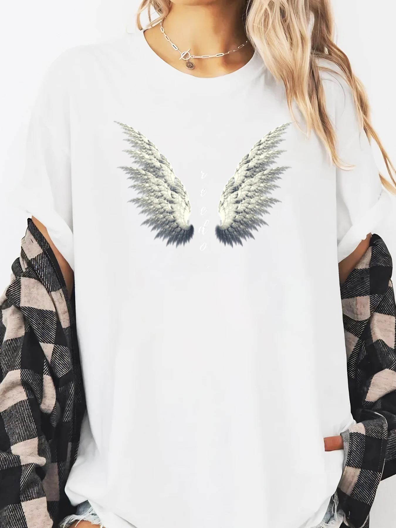 تي شيرت Angel Wings Print Halloween كبير الحجم للنساء ملابس يومية غير رسمية باللون الأبيض مقاس كبير
