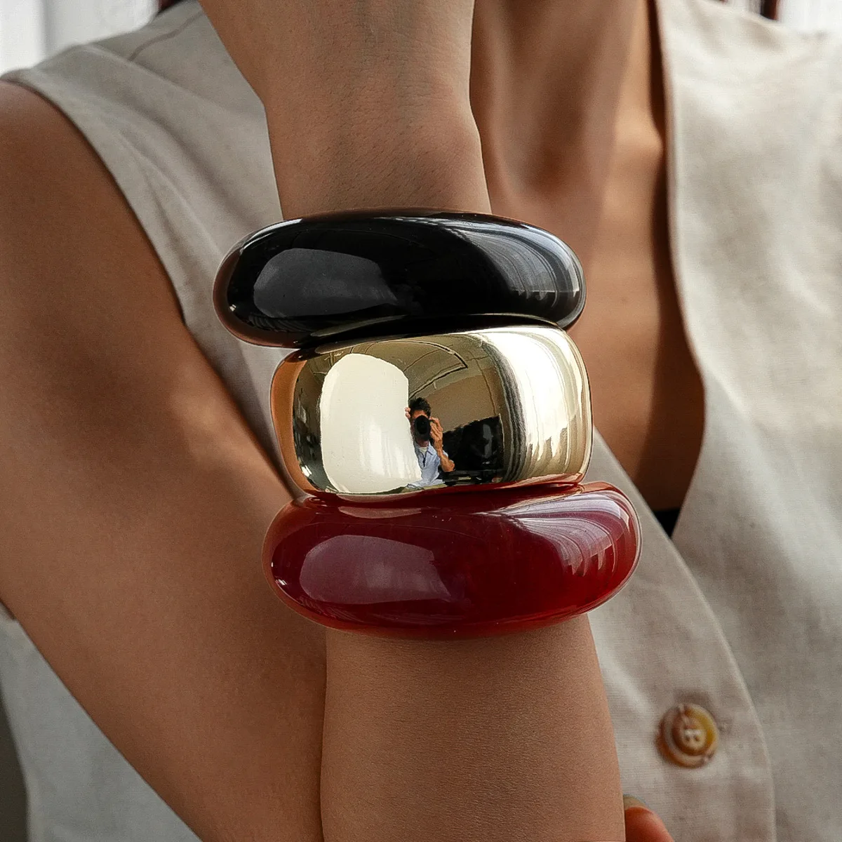 Exaggerated Thick Massive C-shaped Translucent Acrylic Bangles Curved Arc Cuff Bracelets for Women Stacking Wear Party Jewelry