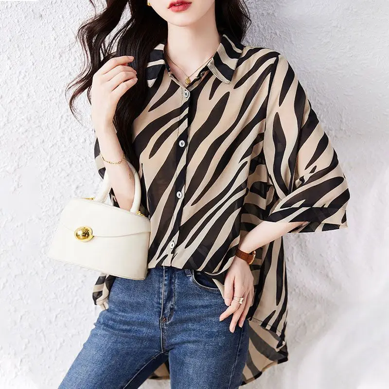 

2024 Summer New Women's Polo-Neck Single-breasted Spliced Korean Version Loose Long Sleeve Striped Sunscreen Chiffon Shirt Tops