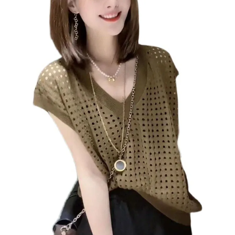 New 2024 Summer Korean Version V-Neck Hollow Out Fashion Simplicity Versatile Loose Casual Commuter Vest Knitted Sweater Tops