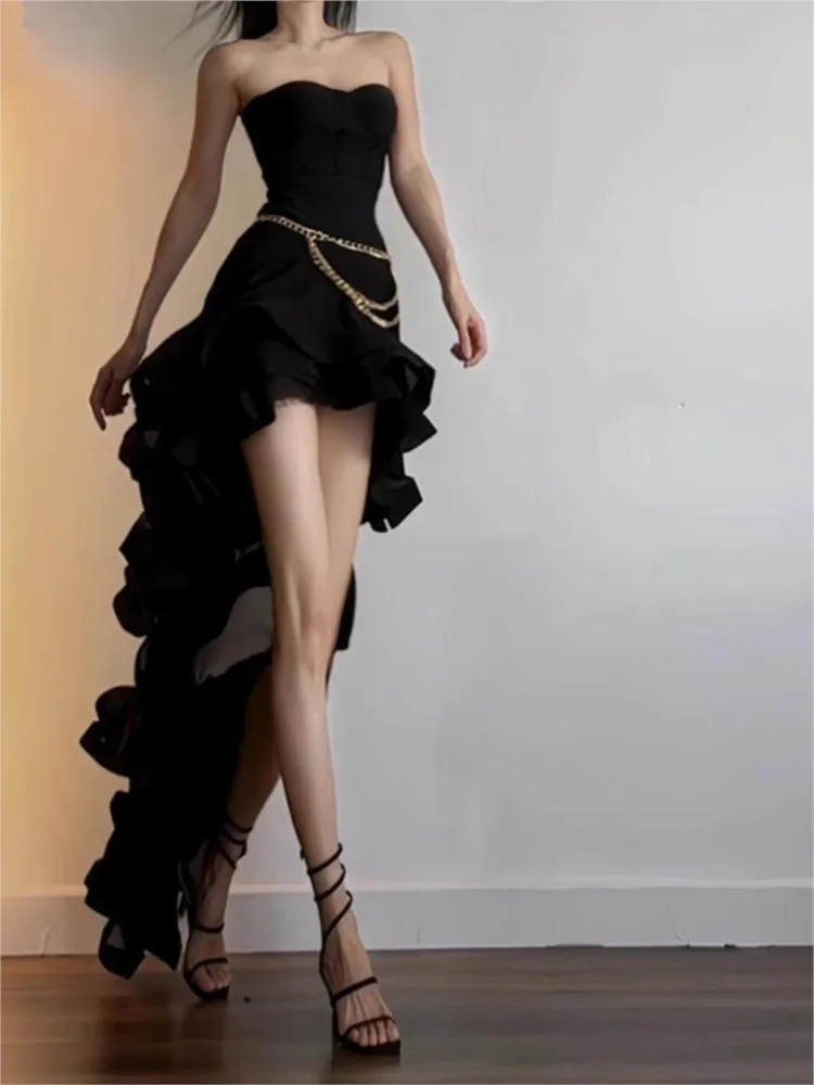 

A light luxury niche irregular strapless dress with birthday vibe
