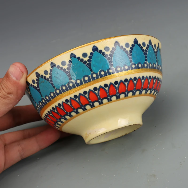 

Song Guan Kiln Gold Inscription And Colorful Peacock Opening Screen Bowl Antique Ornaments Vintage Porcelain Bowl