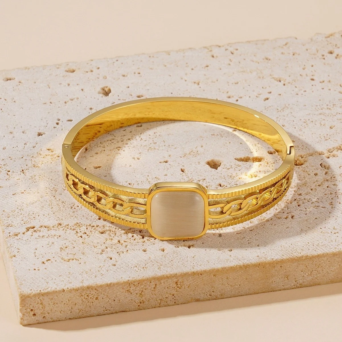 

Винтажный золотой браслет из нержавеющей стали с геометрическим ажурным дизайном цепи и застежкой из натурального камня, женские браслеты-манжеты, не тускнеющие украшения