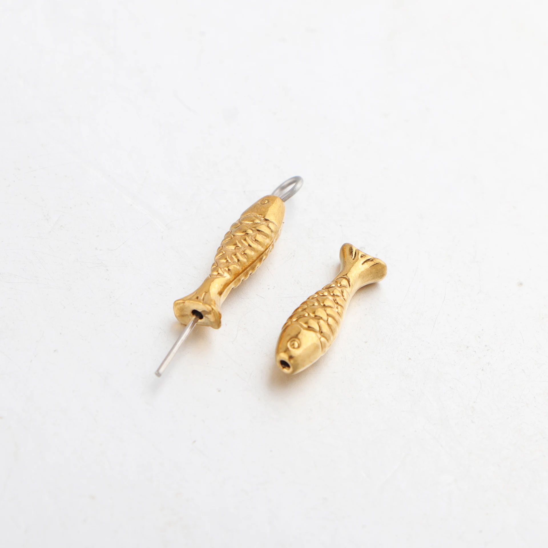 

20pcs/lot Stainless Steel Fish Bead Charms Scale Pendant for Ocean Series DIY Jewelry Making Accessories Wholesale
