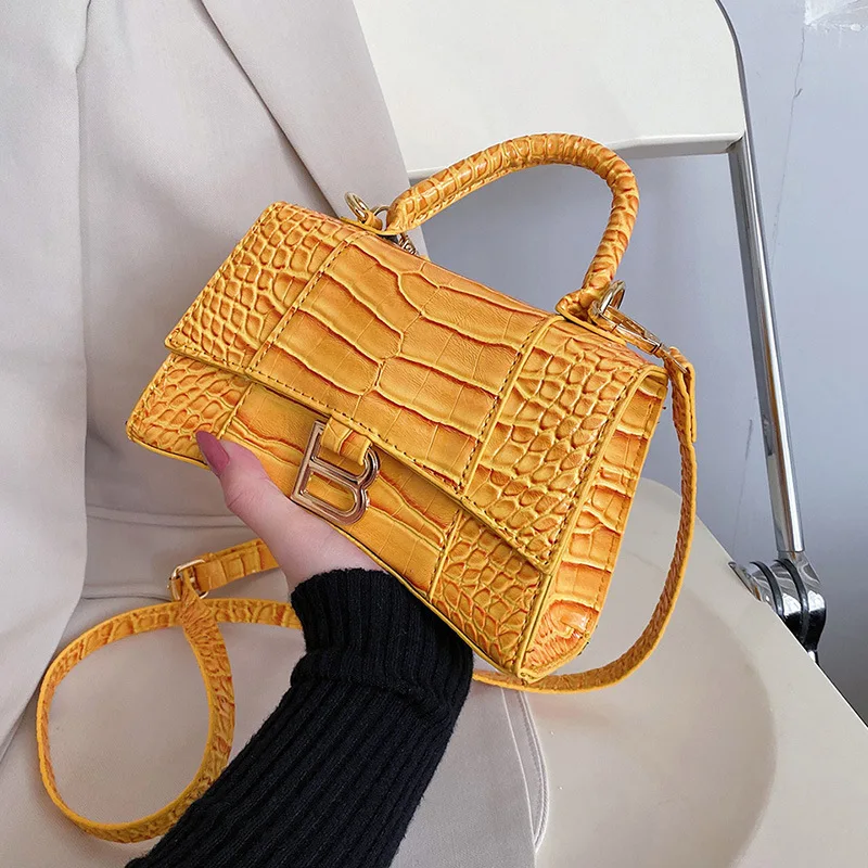 2024 Spring and Summer New Single Shoulder Crossbody Portable Fashion Korean Version Bag Women\'s European and American Style