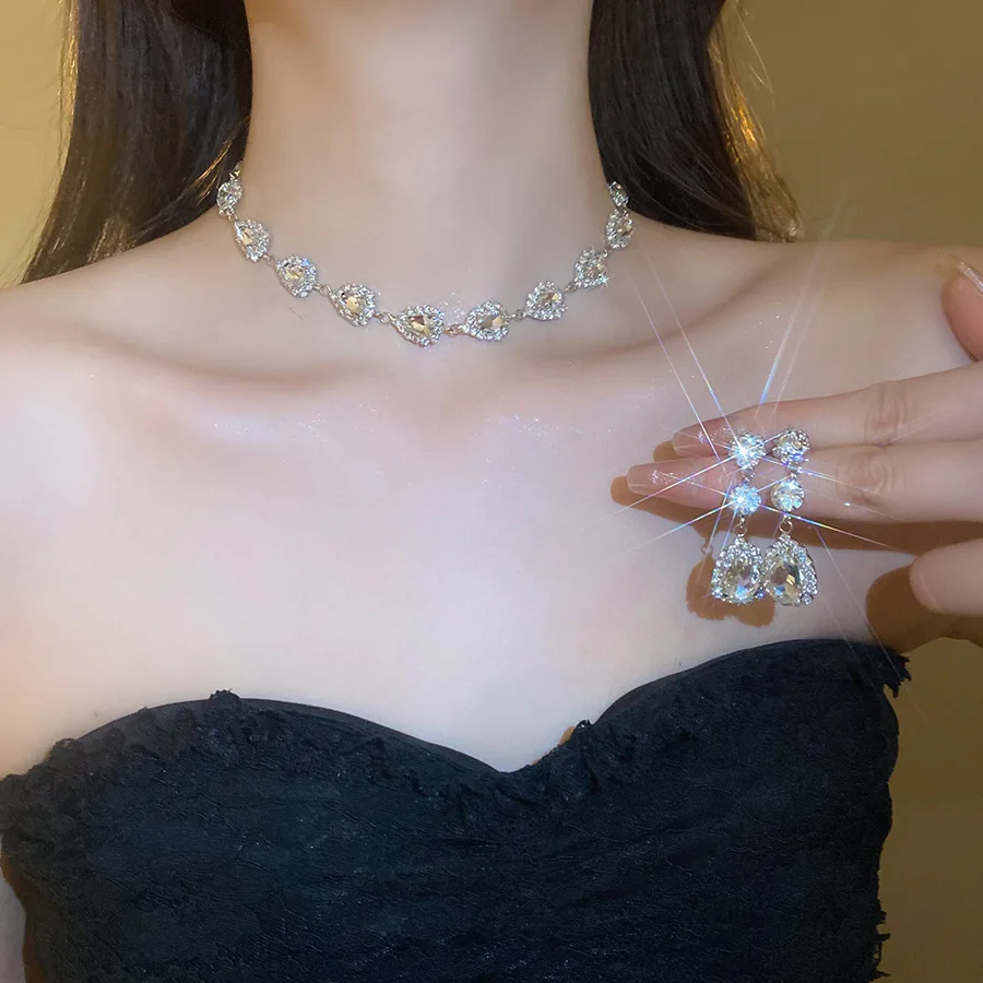 3 Colors Luxurious Round Rhinestones Pendant Necklaces Water Drop Dangle Earrings Party Bridal Wedding Collection Set Gifts B