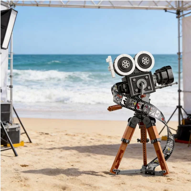 

Коллекционная кукла-конструктор 2026 Camera Salute Version, 811 деталей, Walt Puzzle, креативная сборная игрушка, подарок на день рождения и Рождество